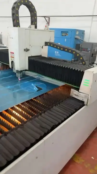 Máquina de corte láser CNC